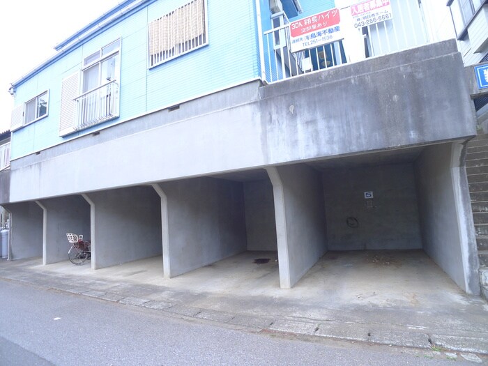 物件外観写真3　(駐車場)