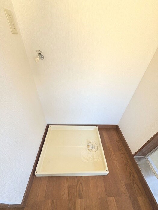 物件内観写真18　(洗濯機置場)