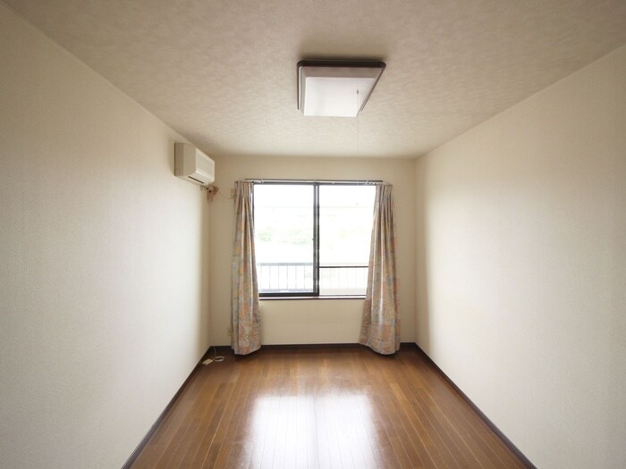 物件内観写真4　(居室)