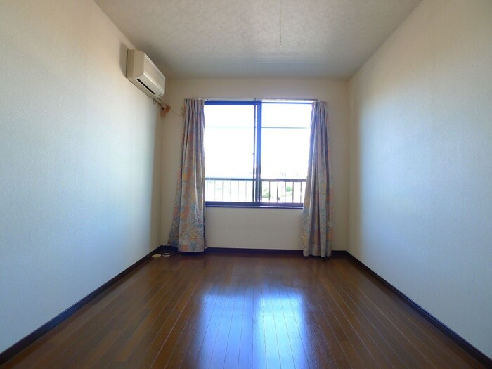 物件内観写真4　(居室)