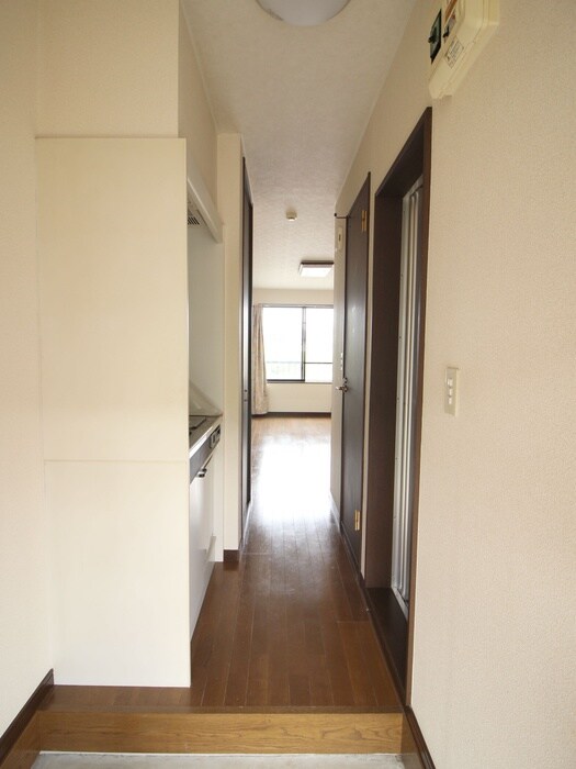 物件内観写真6　(廊下)