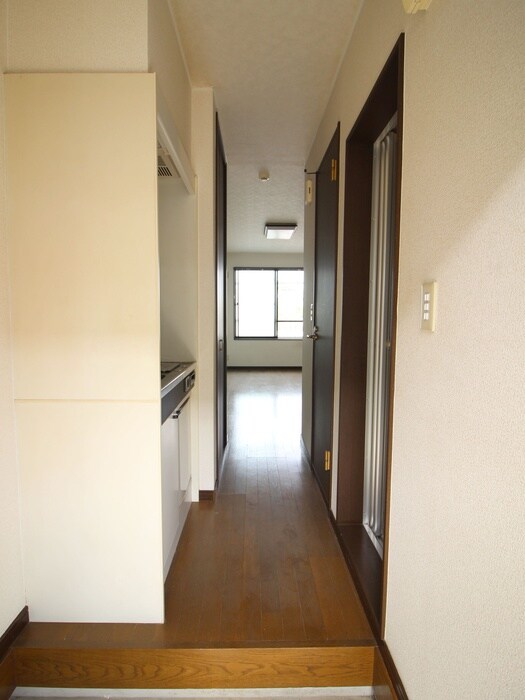 物件内観写真6　(廊下)