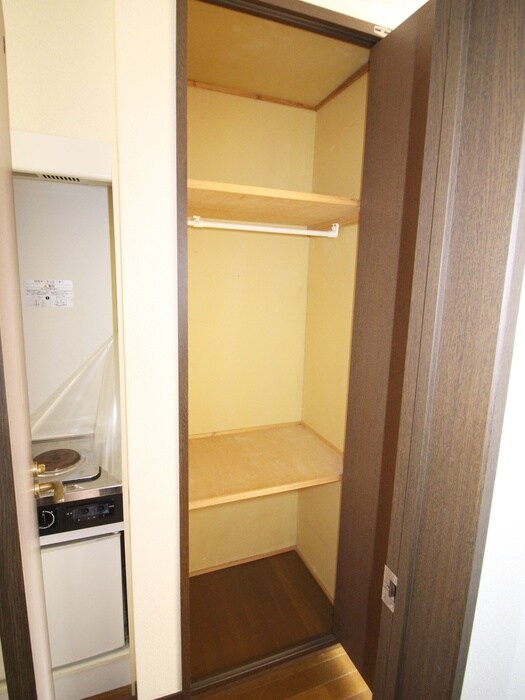 物件内観写真12　(収納)