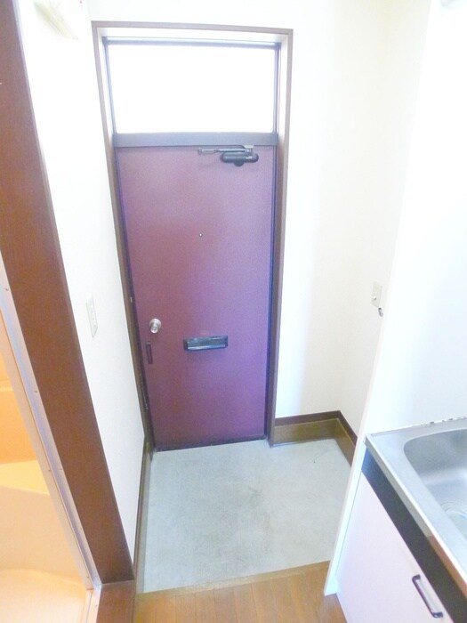 物件内観写真13　(玄関)