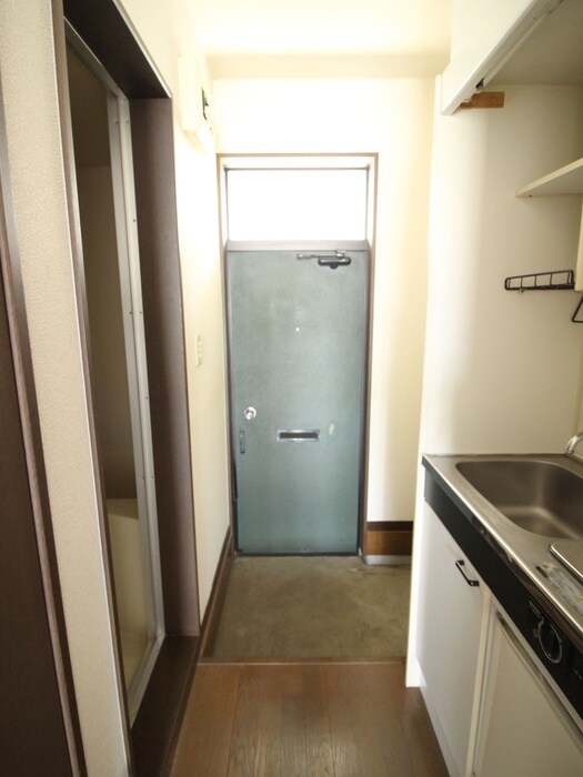 物件内観写真14　(玄関)