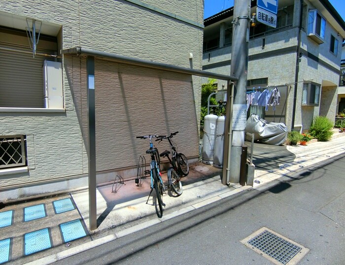 物件外観写真5　(駐輪場)