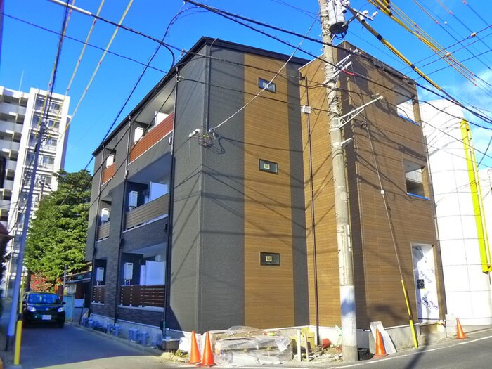 物件外観写真6　(エントランス部分)