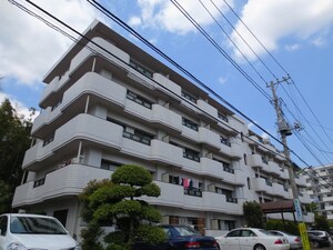 パレス烏山外観写真