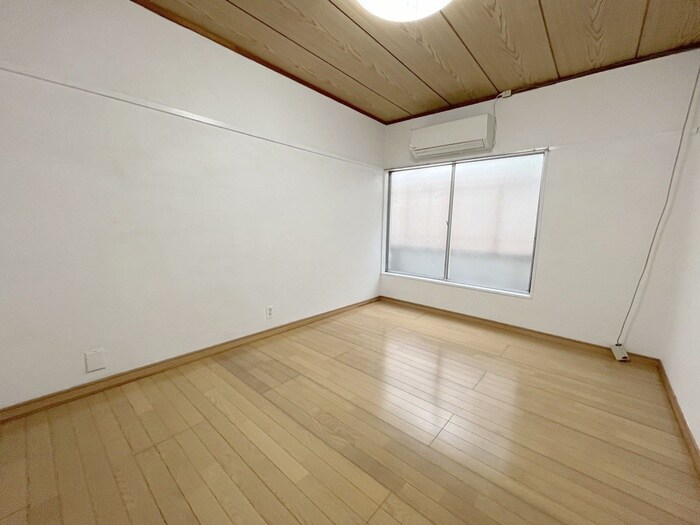 物件内観写真18　(室内からの展望)