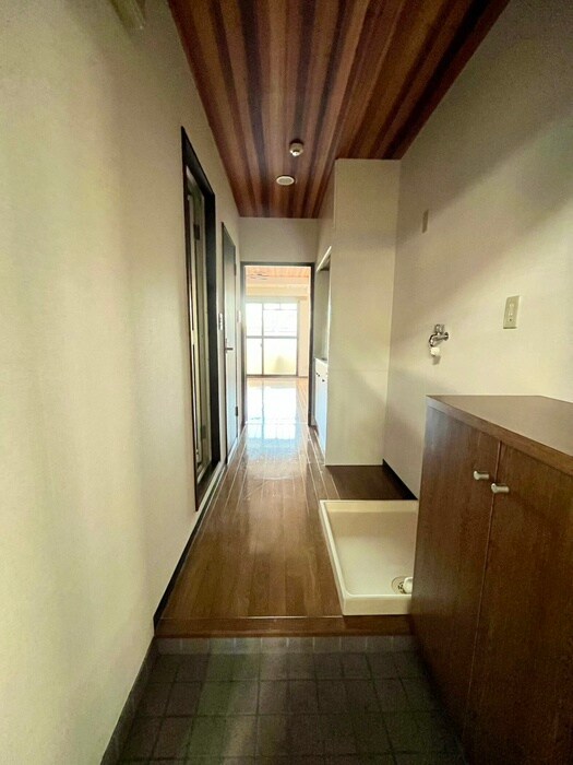 物件内観写真16　(玄関)