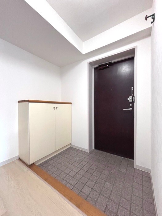 物件内観写真7　(玄関)