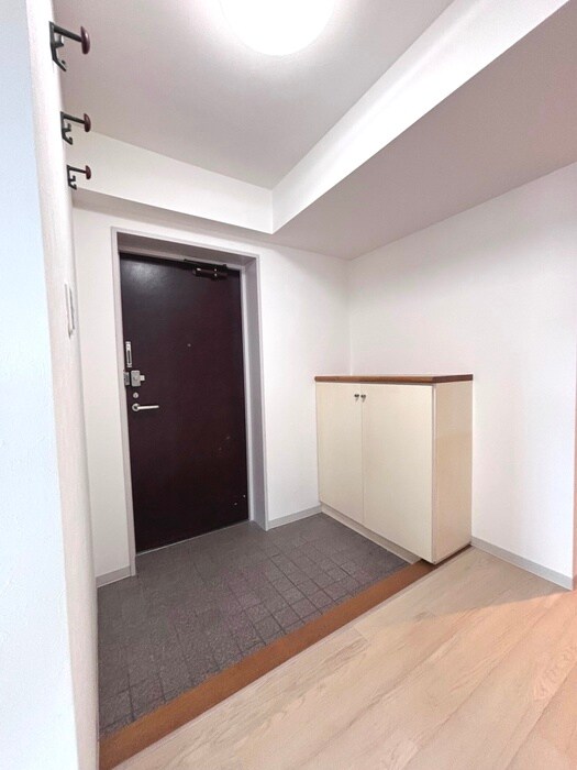 物件内観写真7　(玄関)