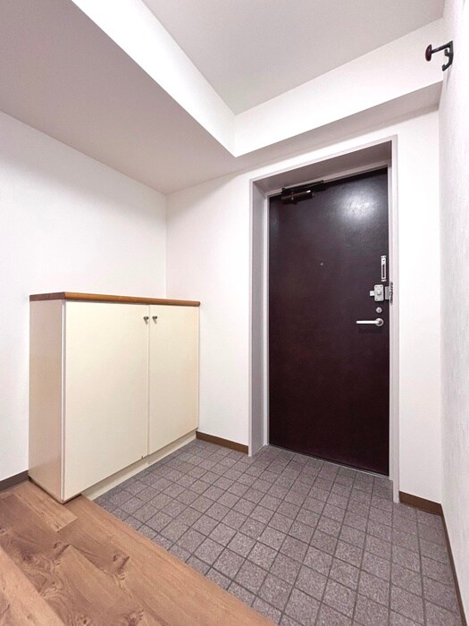 物件内観写真7　(玄関)