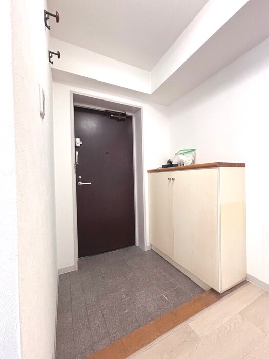 物件内観写真7　(玄関)
