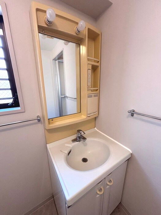 物件内観写真13　(洗面)