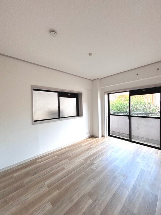 物件内観写真18　(室内からの展望)