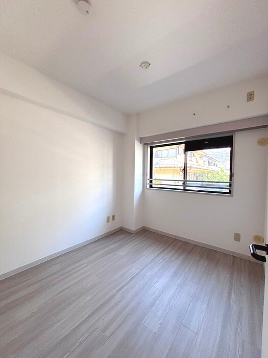 物件内観写真18　(室内からの展望)