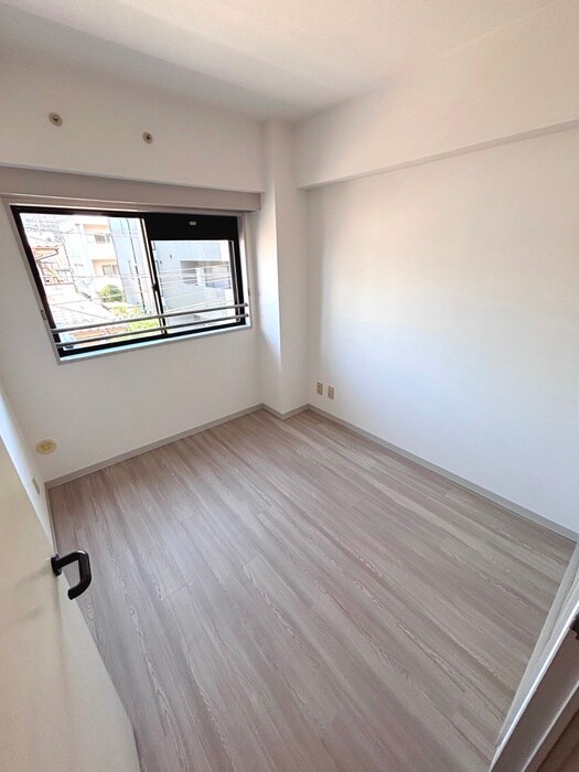 物件内観写真20　(室内からの展望)