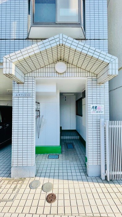 物件外観写真5　(エントランス部分)