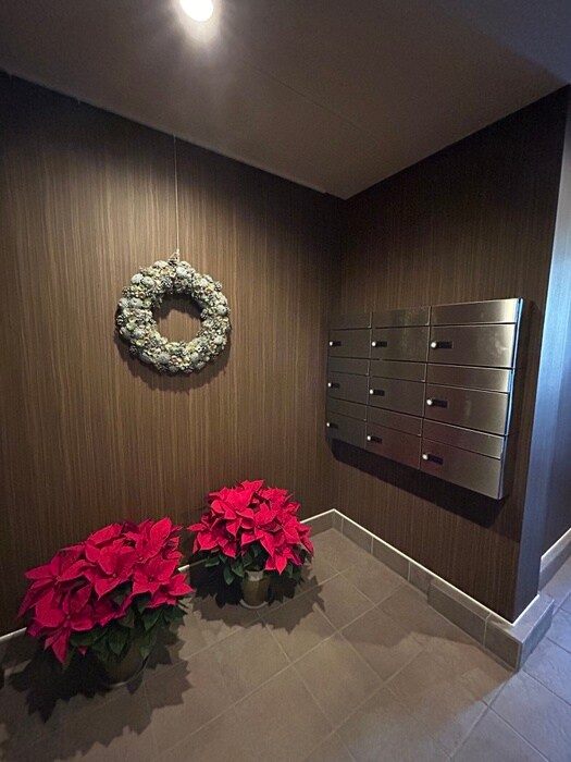 物件外観写真4　(エントランス部分)