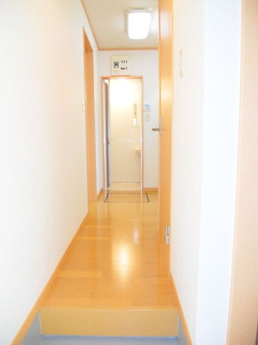 物件内観写真4　(廊下)