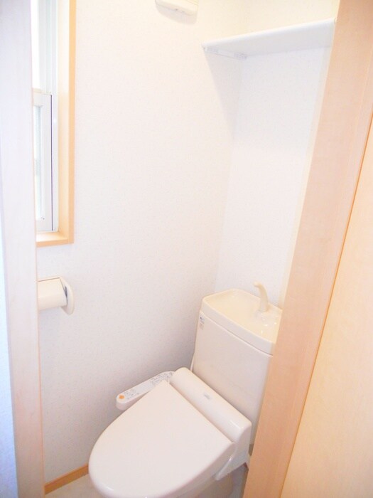 物件内観写真8　(トイレ)