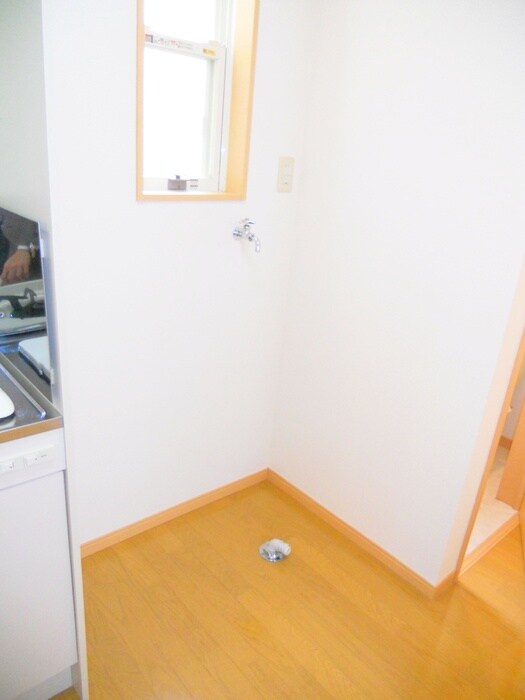 物件内観写真9　(洗濯機置場)