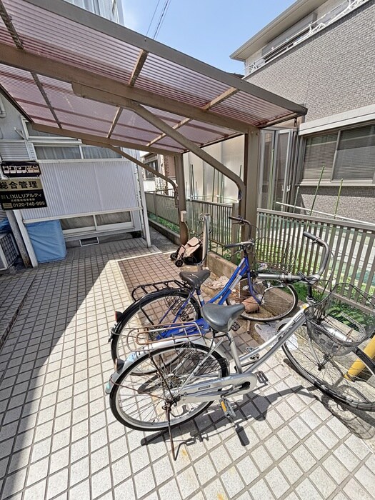 物件外観写真3　(駐輪場)