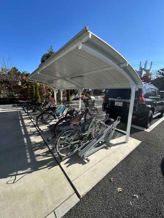 物件外観写真5　(駐輪場)