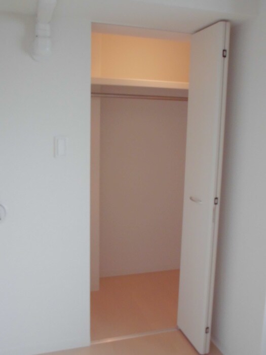 物件内観写真12　(収納)