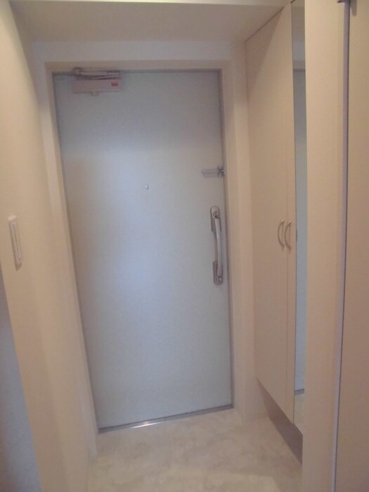 物件内観写真14　(玄関)