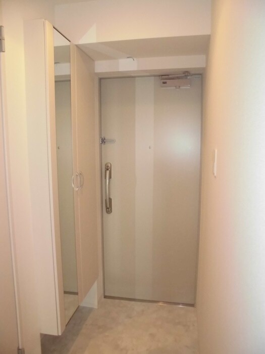 物件内観写真15　(玄関)