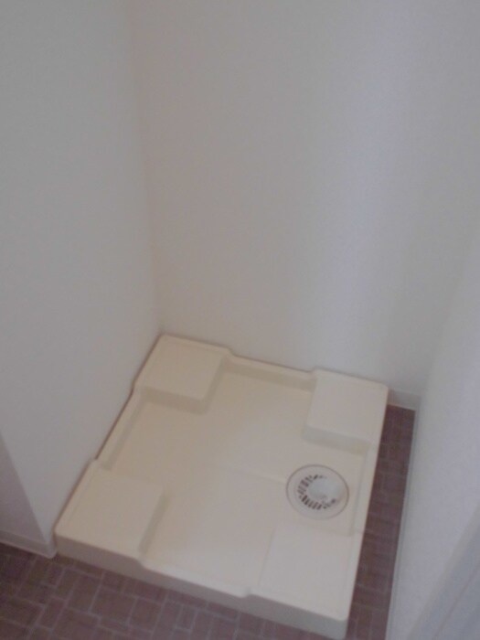 物件内観写真18　(洗濯機置場)