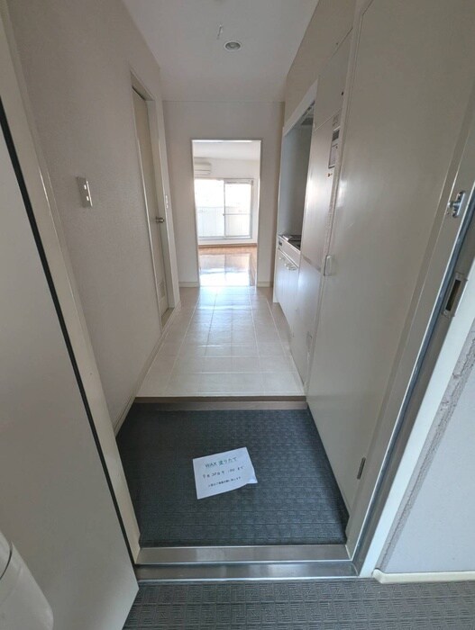 物件内観写真12　(玄関)