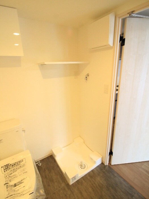 物件内観写真14　(洗濯機置場)