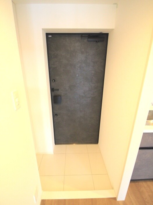 物件内観写真18　(玄関)