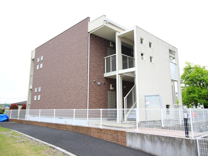 物件外観写真2　(外観写真)