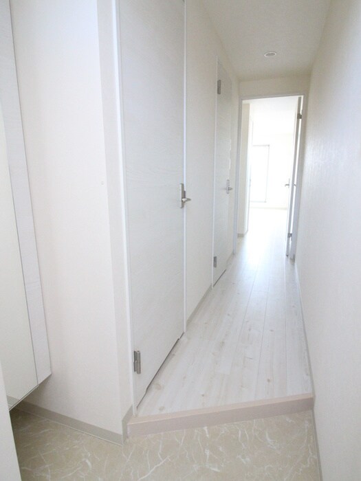 物件内観写真7　(廊下)