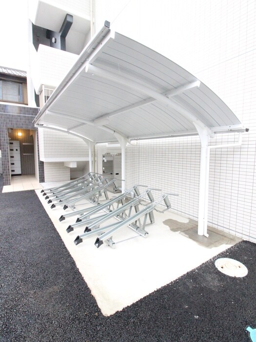 物件外観写真6　(駐輪場)