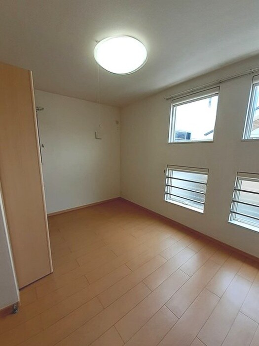 物件内観写真6　(居室)