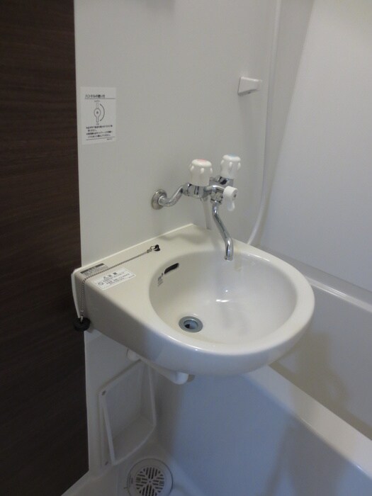 物件内観写真9　(洗面)