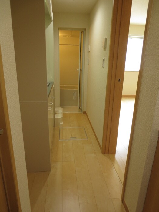 物件内観写真20　(廊下)