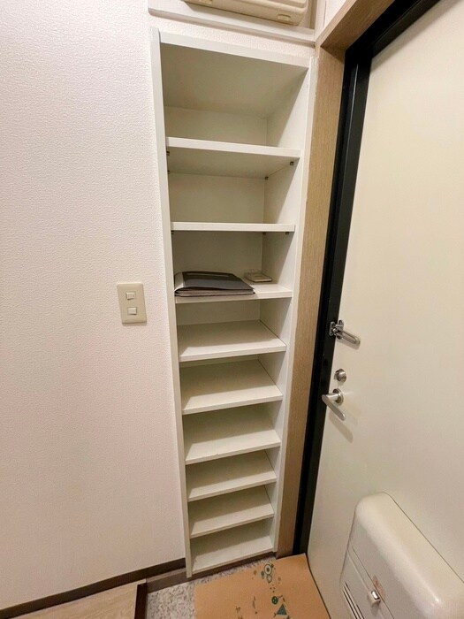 物件内観写真14　(靴箱)