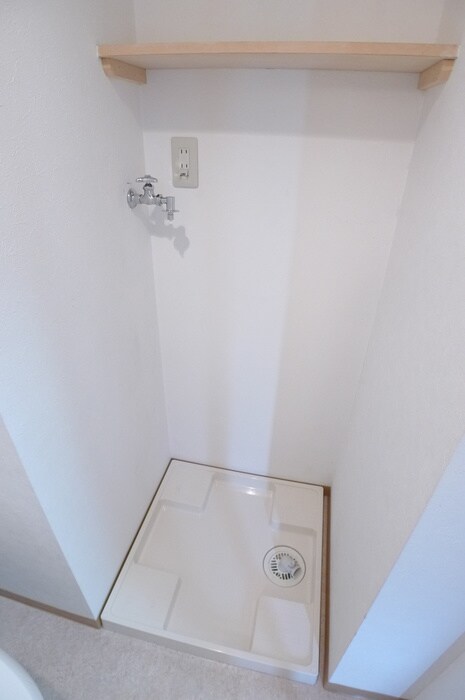 物件内観写真13　(洗濯機置場)