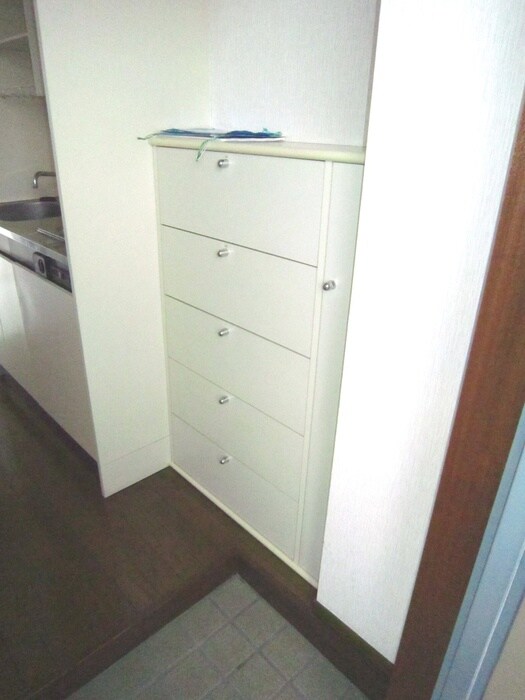 物件内観写真8　(靴箱)