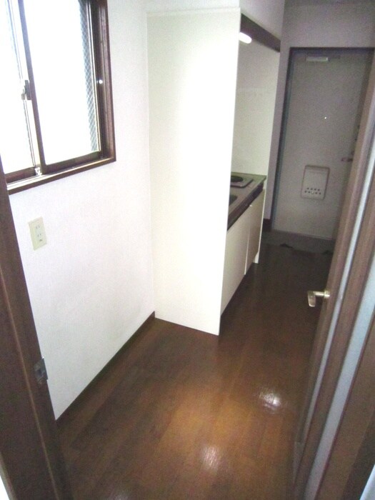 物件内観写真11　(廊下)