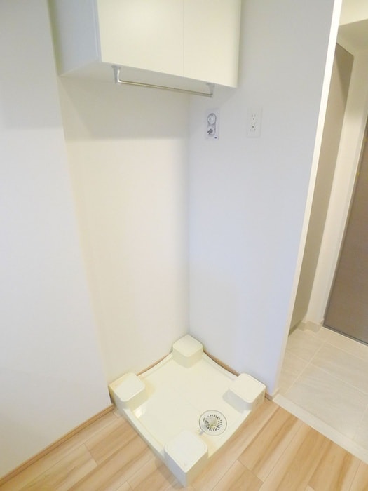 物件内観写真16　(洗濯機置場)