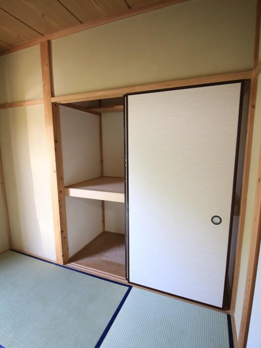 物件内観写真12　(収納)