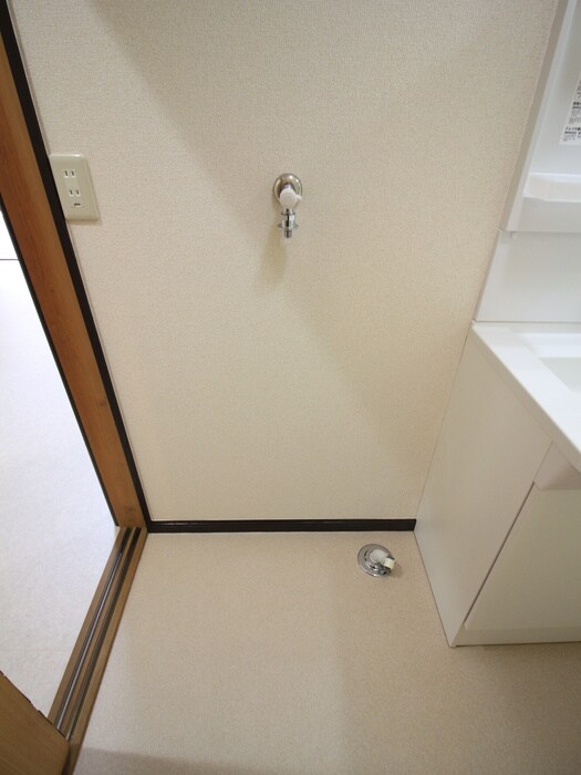 物件内観写真15　(洗濯機置場)