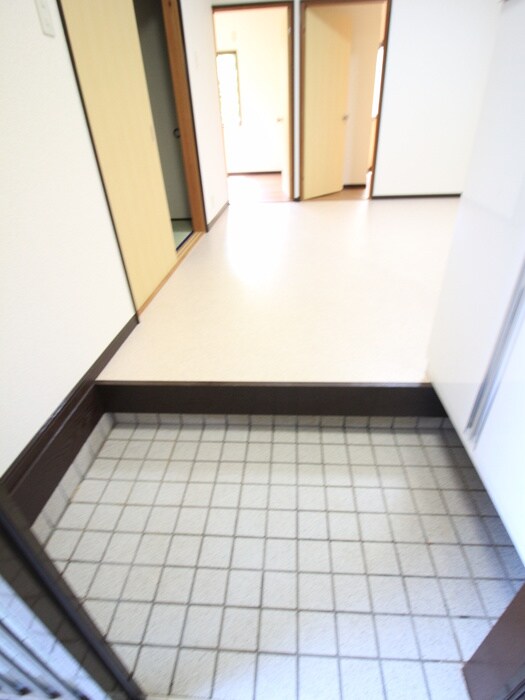 物件内観写真17　(玄関)